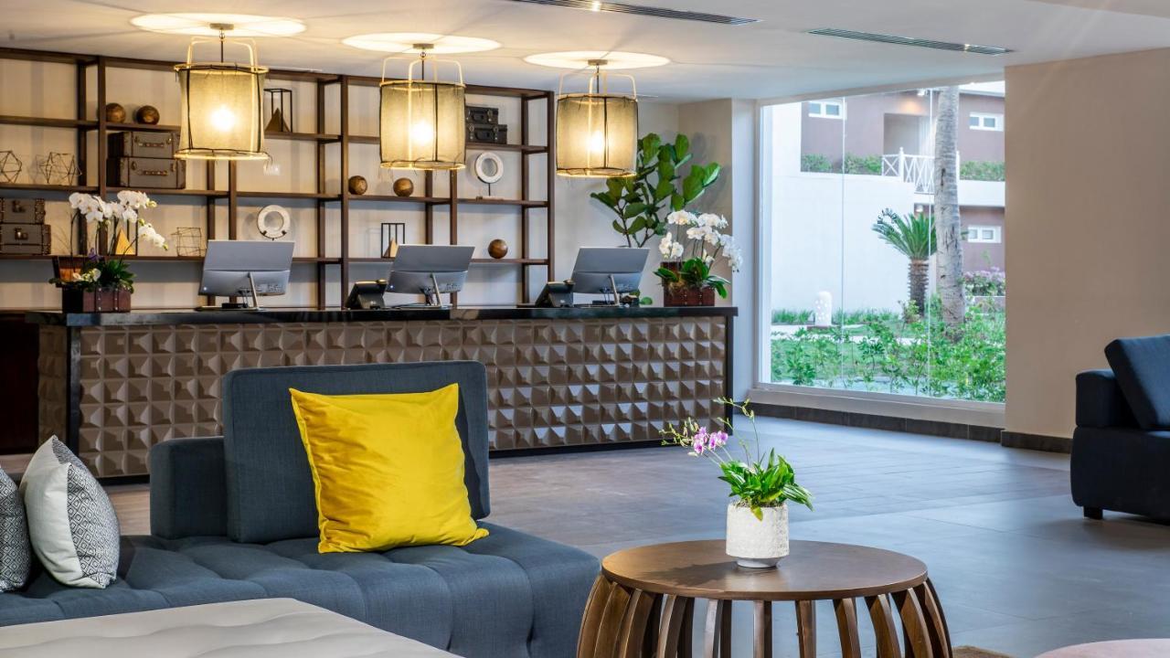 Be Live Collection Punta Cana Adults Only מראה חיצוני תמונה The lobby of the hotel